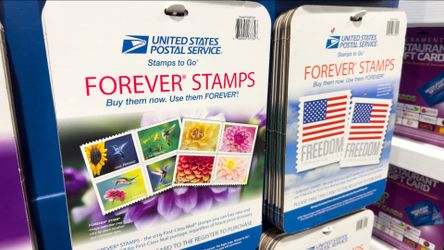 25 🇺🇸 Rolls of 100 SEALED USPS Forever Postage Stamps - Fast 48hr Delivery!