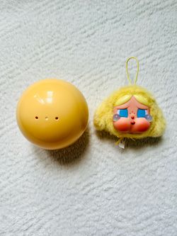 popmart molly factory crybaby crying babe vinyl plush pendant - blonde