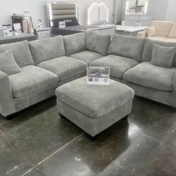 BRAND NEW 4PCS SECTIONAL SOFA SET WITH OTTOMAN AND ACCENT PILLOWS INCLUDED $549