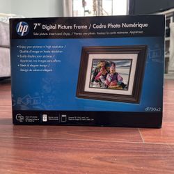 hp 7” Digital Picture Frame.