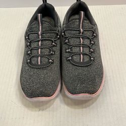 The selected item is the Athletic Works Women's Bungee Slip-On Sneaker