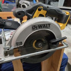 dewalt circular saw 