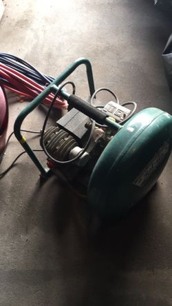 Compressor with 2 hoses - no gun - used