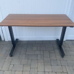 Adjustable Height Desk / Workbench / Table