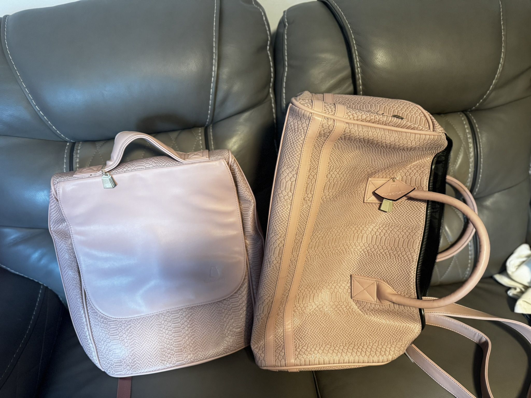 Tote & Carry Brand Luggage Set 