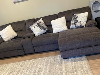ASAP!! PICK UP! Reclining sectional, large rug, white led tv stand