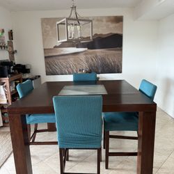Dinner Table With Chairs 