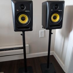 Pair of KRK Rokit 5 Powered Monitors And Stands