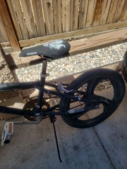 Mongoose boys bike