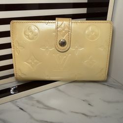 Louis Vuitton Vernis Butter Cream Kisslock Wallet