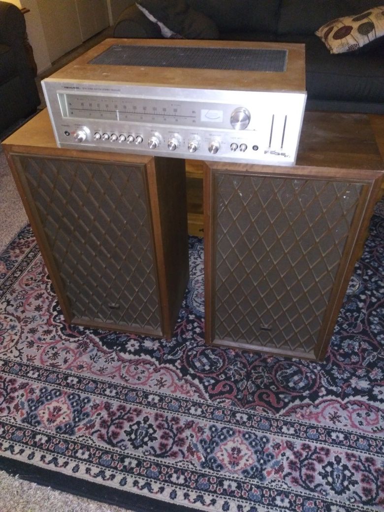Vintage Stereo Realistic .