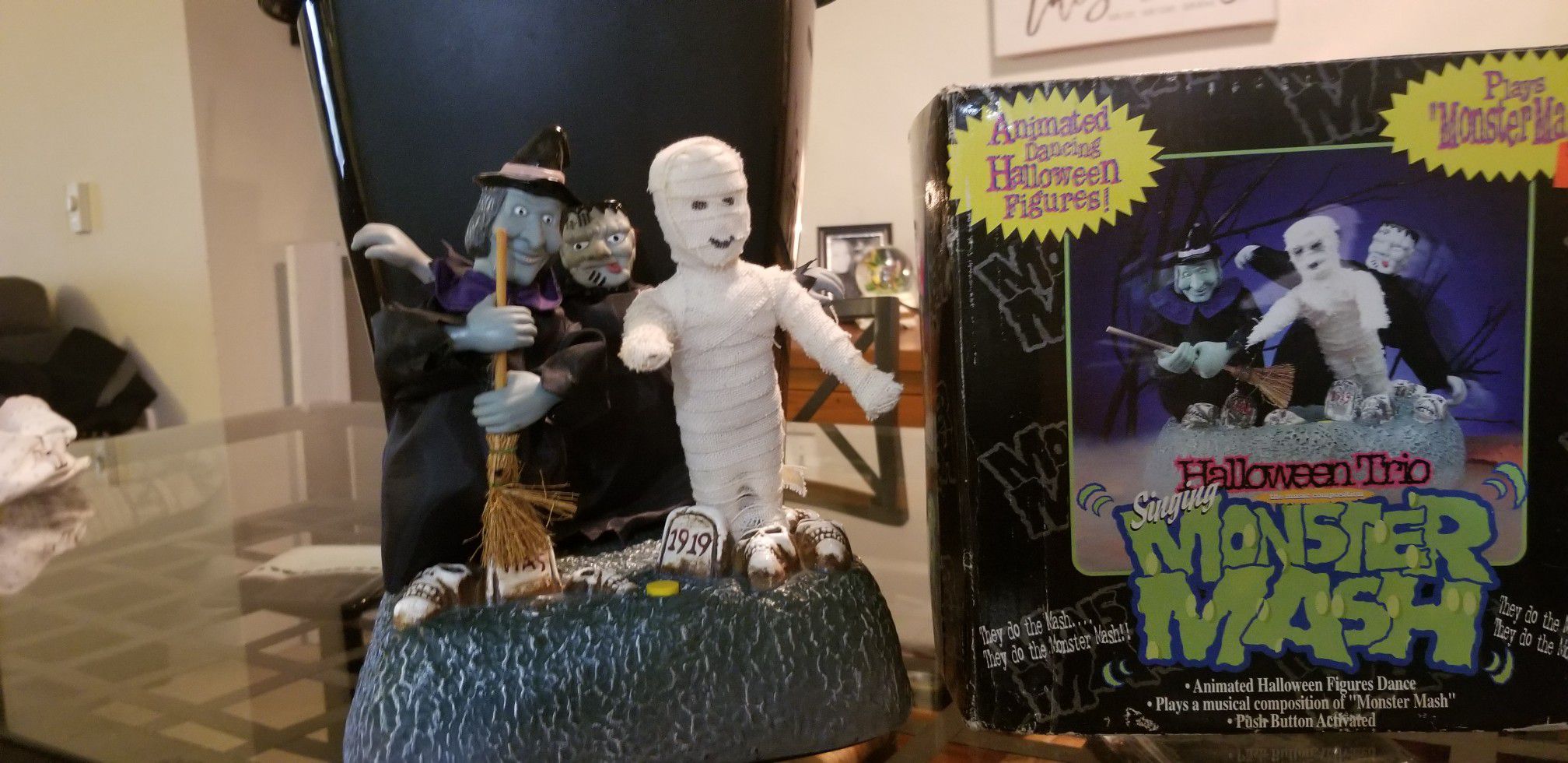 Singing Halloween Trio Monster Mash (1998)