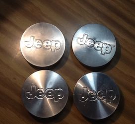 OEM Jeep Center Wheel Caps set of Four Small Inserts with Clips Good Pre-Owned Condition