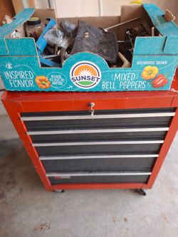Craftsman rolling tool chest. 33x27x18
