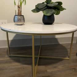 Sheer Dining Table 