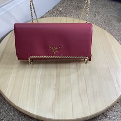 PRADA SAFFIANO LEATHER CHAIN WALLET - Raspberry Pink