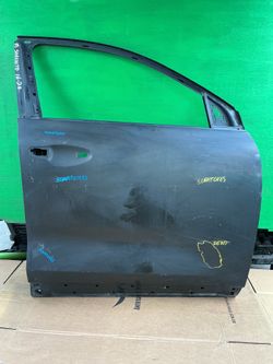 FRONT DOOR SORENTO  RIGHT SIDE  2016 2017 2018 2019 2020 OEM