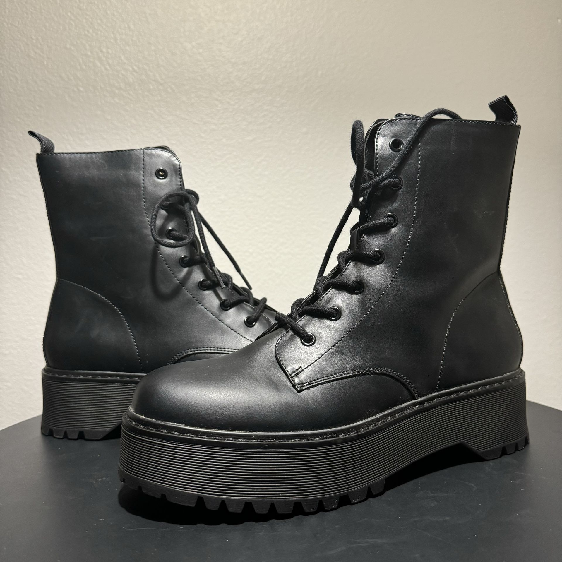*BRAND NEW* The Drop Women’s Black Platform Boots Sz 8.5w