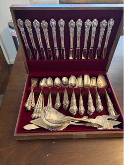 1847 Rogers Bros Silver Plated Silverware 103 piece set w Wooden Box.