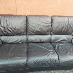 Black Leather Sofa 