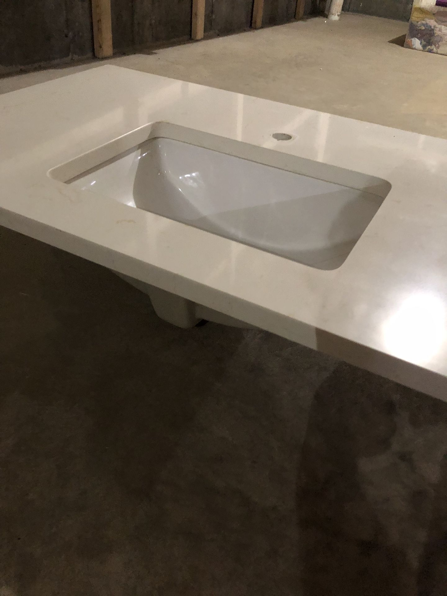 Quartz Vanity Top With Under Mount Sink