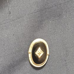 10k White Gold Oval Black Onyx With Diamond In Center ( Missing Band)