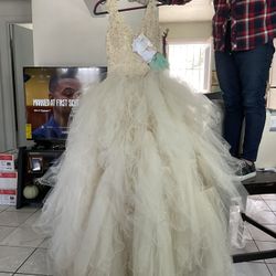 NewWedding Dress Vizcaya Size 6