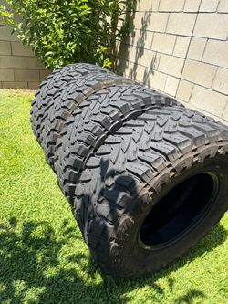 35x12.50x17 Toyo Open Country M/T  (4)