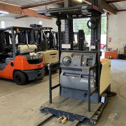 2017 Crown Order picker Forklift 