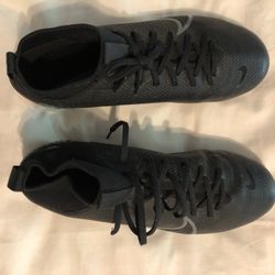 Nike Cleats Like New