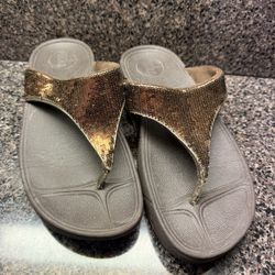 Gold Woman’s Fitflop Platform Sandals 6