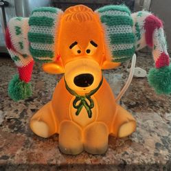 Vintage reindeer night light figurine Approx 5.5” x 5.5” In great condition