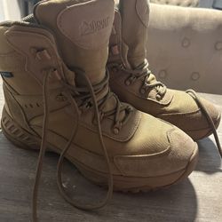 WORK BOOT  9 1/2