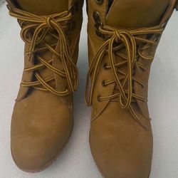 Women's Tan Suede Boots Size 8
