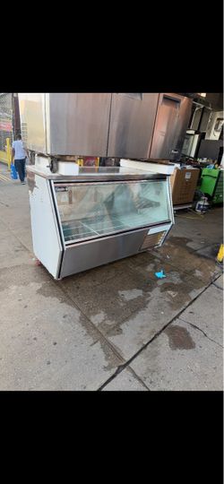 6 ft deli case