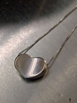 10 Karat White Gold Heart Necklace 20 In