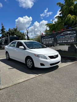 2010 Toyota Corolla LE 🚗

Super reliable and fuel efficient daily driver.
1.8L 4 cylinder engine with automatic transmission.
Runs and drives great w