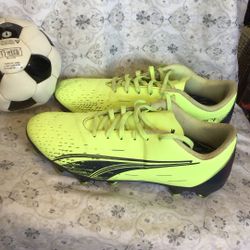 Puma Ultras Men Soccer Cleats Size US 9