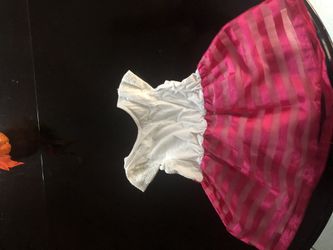$👍🏽👍🏽👍🏽5$$$Pink stripe and white 2t dress MUST GO