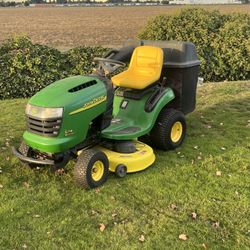 John Deere L118 Riding Lawn Mower With Bagger Sistem 