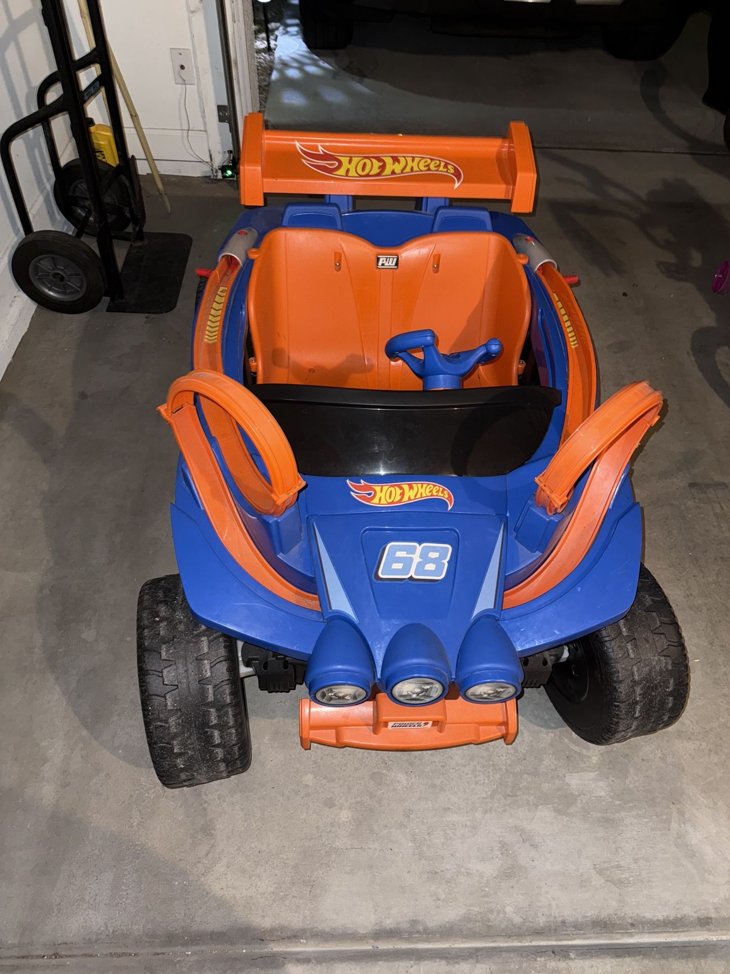 Power Wheels Hot Wheels Racer Battery-Powered Ride-on 12 V