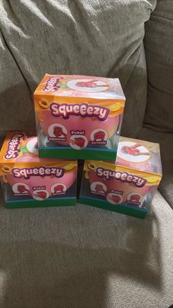 Squeeezy Peach Squishy Toy