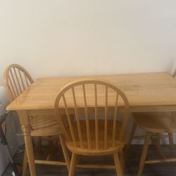 Table 4 chairs