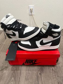Air Jordan 1 Retro High ’85 OG “Black/White” Size 9.5 – Like New throw me a offer