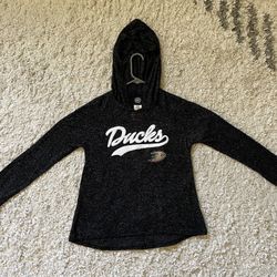 Semi New Souvenir Piece NHL Anaheim Ducks Dark Gray Juniors Girls Hooded Sweater Size XL 14/16
