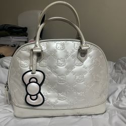 Pearl White Hello Kitty Shoulder Bag