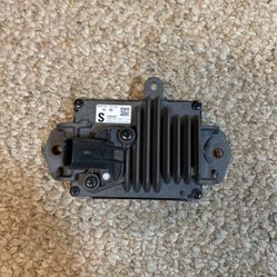 OEM TOYOTA LINE DISTANCE RADAR SENSOR ASSEMBLY Part No: 88(contact info removed)0 Genuine USED