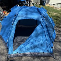 Pop up tent