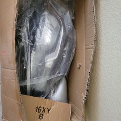 2016 - 2019 Nissan Sentra Halogen headlight (Driver Side)