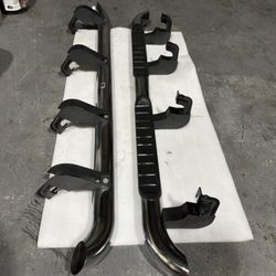 GM Running Boards – Chevy Silverado 2019–2024 (OEM) Part Number: (contact info removed)1